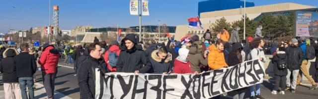 "Munze hoće KONZA": Najjača poruka sa blokade (FOTO)