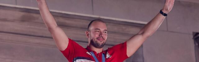 Zbog ovoga su se studenti poklonili Mandiću (VIDEO)