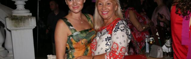 Slavlje u domu Šaulića! Porodica se okupila za stolom posebnim povodom: Goca nikad srećnija kraj najmilijih