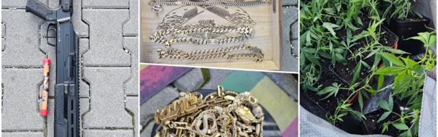 CARINICI ZAVIRILI U BESNU MAŠINU, A UNUTRA NEMA ŠTA NEMA! Šok zaplena na prelazu Gostun: U vozilu nađena marihuana, gasni pištolji, SAČMARA, ALI I ZLATO! (FOTO)