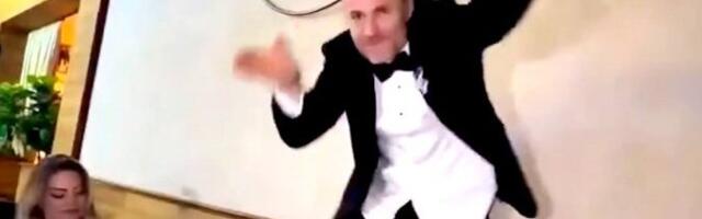(VIDEO) Sofronijeviću popustile kočnice: Popeo se na stolice i tetura se - Ljudi ostali zatečeni