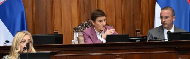 BURAN DAN U PARLAMENTU, RASPRAVLJA SE O 40 TAČAKA: Ana Brnabić prekinula sednicu, nastavak planiran za sutra