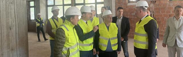 Dejan Vuk Stanković na gradilištu novog studentskog doma u Nišu: Obećavam da izgradnja neće biti „Skadar na Bojani“