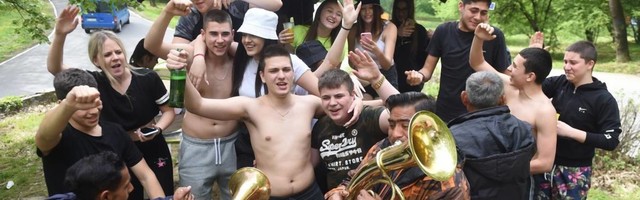 Trubači, roštilj i žurka na Košutnjaku - ovako Beograđani proslavljaju Prvi maj