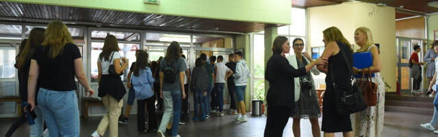 Prosvetni radnici: Zarade zaposlenih  da se “odmah” izjednače sa prosečnom zaradom u Srbiji