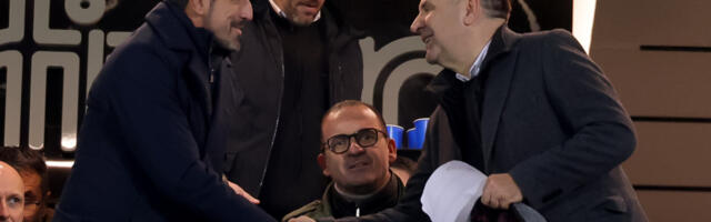 Selektor u Humskoj: Veljko Paunović gleda Partizan (FOTO)