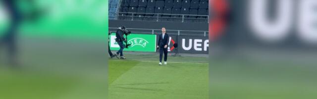 "Hoćemo pobedu!" Arnautović sa saigračima izašao na teren, dočekala ih vrela atmosfera