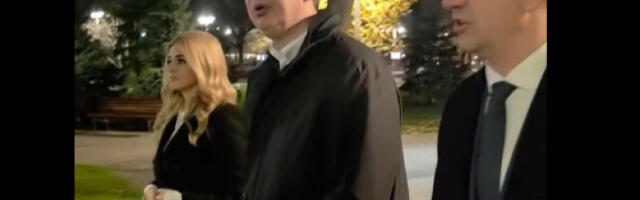 Председник Вучић прошетао улицама Ниша (видео)