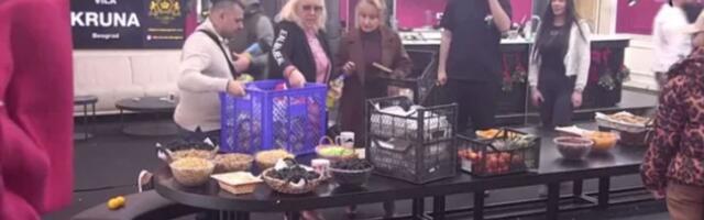 "Kakvo alavo ponašanje" Elitari se okupili za Badnje veče oko praznične trpeze: Sale Luks zgrozio sve potezom