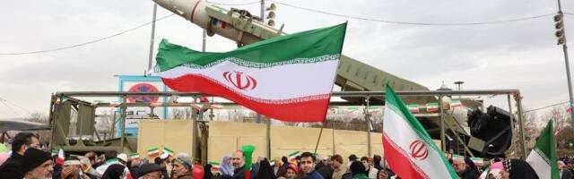 Iran pokazao zube Americi i Izrealu! Rakete koje su spržile baze iznete na ulice: Milioni marširaju, Teheran slavi revoluciju