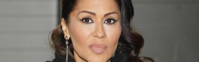 ISPRED VRATA WC ŠOLJA, U DVORIŠTU HAOS! Ova KUĆA je u VLASNIŠTVU MINE KOSTIĆ, KOMŠIJE PROPEVALE: "Izdaje je..."