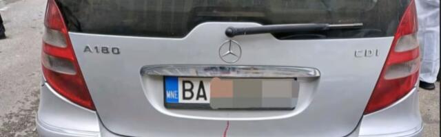 Drogirani vozač bežao policiji: Kada su ga konačno stigli "mečku", pronašli bogat plen u gepeku