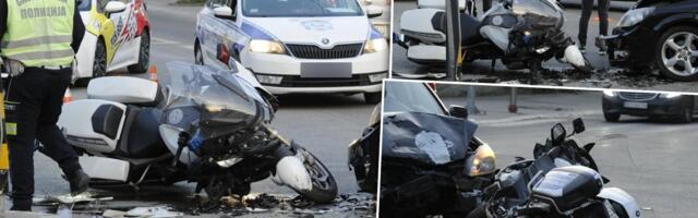 Stravičan sudar u Kraljevu: Delovi motora rasuti po putu, povređen policajac (FOTO)