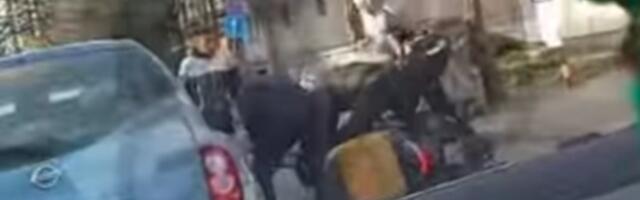 UŽAS u Beogradu: Pokušali da opljačkaju dostavljača USRED DANA (VIDEO)
