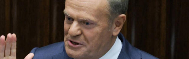 Премијер Туск председнику Навроцком: Не дерите се на новинаре