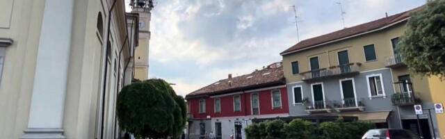 Италија: мушкарац потпуно наг шетао улицама па ушао у цркву током мисе