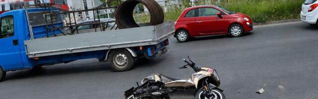 DRAMA U ZEMUNU: U nezgodi učestvovali policajac i motociklista, muškarca prevoze u Urgentni centar