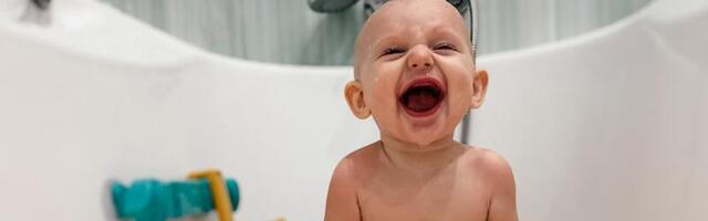 Greške koje bi trebalo izbeći prilikom kupanja bebe