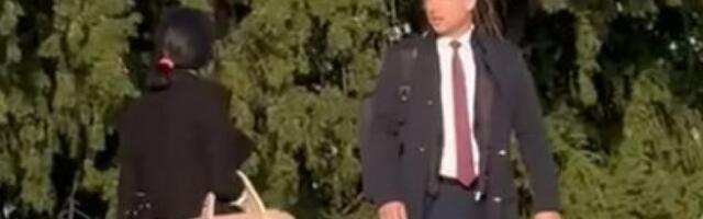 "USTAŠE, USTAŠE!" Ovako je narod dočekao Đilasa, Novakovića i Aleksića ispred Skupštine (VIDEO)
