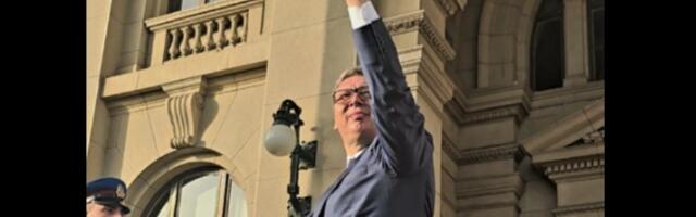 Moćan prizor! Narod ovacijama dočekao Vučića ispred Skupštine Srbije! (VIDEO)