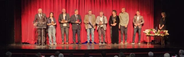 Statueta "Joakim Vujić" glumici Gorici Popović i Bitef festivalu (FOTO)