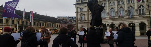 FOTO, VIDEO Protestna akcija "Ne pristajemo na tišinu": Buka protiv nasilja i femicida