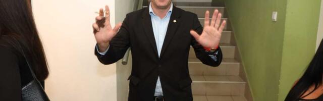 OPERISAN ALEKSANDAR POŽGAJ Oglasio se iz bolnice i otkrio kako se oseća nakon intervencije (FOTO)