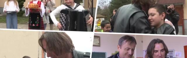 MITROVIĆ POSETIO RODNI KRAJ SVOJIH PREDAKA: Svaki đak u Markovici dobio tablet i školski pribor, a školi uručena i VELIKA NOVČANA DONACIJA!