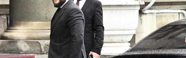 Председник Вучић одржава консултације, у току разговори са представницима Странке правде и помирења