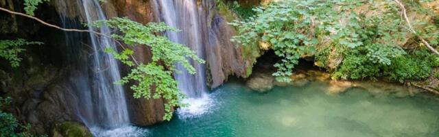 Ovo nije Bali - ovo je Srbija - nestvarna lepota na istoku: Ovaj vodopad je visok 7 metara, boja ostavlja bez reči