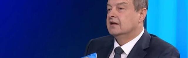 Ivica Dačić pokazao jastuk iz Tumana koji ga je vratio iz kome: "Sin mi ga je stavio pod glavu dok sam bio na ivici života"