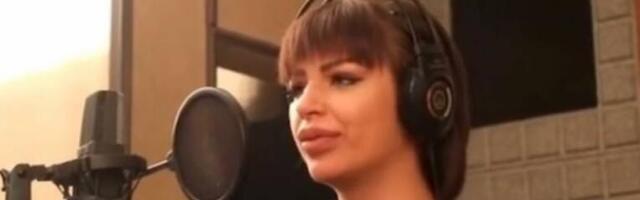 SNIMAK MILJANE KULIĆ IZ STUDIJA ZAPALIO DRUŠTVENE MREŽE: Bivša zadrugarka ovu pesmu pevala na SAV GLAS, PLAKAĆETE OD SMEHA! (VIDEO)