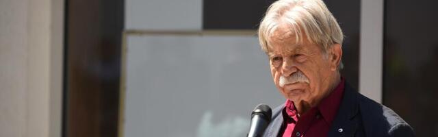 Ljubivoje Ršumović: Roditelji moraju biti prva ikona deci, a učitelj u školi druga