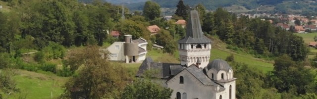 Kamen za njegovu izgradnju Ljubivoje je dovlačio ručno, a zbog kupole u vizantiskom stilu mnogi misle da je nešto sasvim drugo (FOTO/VIDEO)