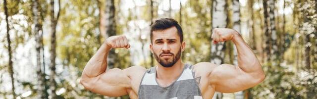 Kako da zaista nabaciš mišiće: 6 pravila koja rade i u 30-im i u 50-im