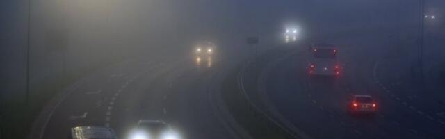 VOZAČI, OPREZ! Magla na putevima otežava vožnju, MUP ima važne savete! (FOTO)