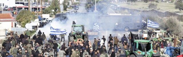 Protesti u Grčkoj: Poljoprivrednici blokirali Solun traktorima s mrtvačkim sanducima