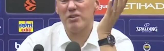 Novinar iznervirao Jasikevičijusa "Da li je moguće da mi postavljaš pitanje sa telefona?"