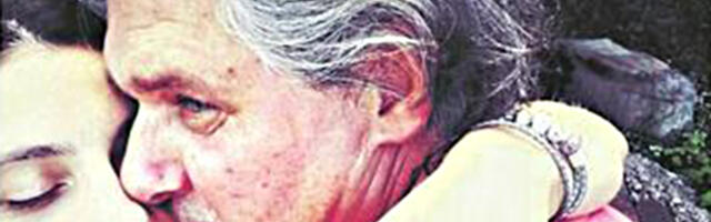 "Šmeksi, i dalje sam zaljubiška tebe" Potresna objava Mandine udovice 10 godina nakon njegove smrti: Bio bi...