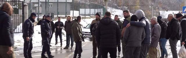 Mještani Sebečeva blokirali put NP-TT: Tri dana smo bez struje, ovako se živi u „Evropskom Novom Pazaru“