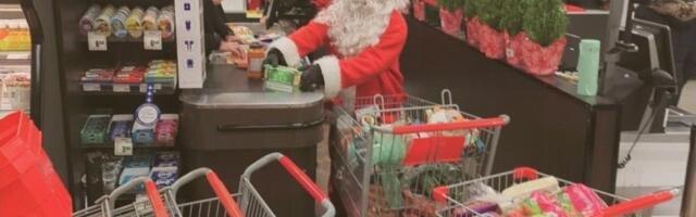 (VIDEO) Deda mrazevi i vilenjaci u pljačkaškoj akciji: Orobili prodavnicu, pa ostavili poruku o kojoj ceo svet bruji