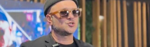 Sale Tropiko objavio video sa devojkom: Nikad zaljubljeniji, nosi je na leđima pa pokazuje dva ukrasa na jelci