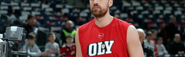 UDARAC za Olimpijakos: Milutinov polomio prst