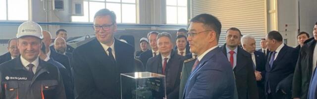 DEMONSTRACIJA SILE U ASTANI: Vučić obišao vojnu izložbu kompanije sa kojom smo zajedno stvorili moćnu "Noru", "Sokola" i "Tamnavu" (FOTO)