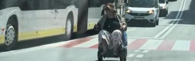 "KO JE OVA DIVA?" Baka u kolicima nasred puta zapalila region, 400.000 ljudi gleda u prizor iz Splita i NE TREPĆE!