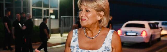 GLEDAJ MAJKU BIRAJ ĆERKU: Sve oči noćas uprte su u ovu ženu, Slavica oduvala duplo mlađe, IZGLEDA KAO MILION
