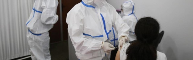 Srbi su napali majku koja se vakcinisala protiv korone - zašto dojiš dete posle cepiva