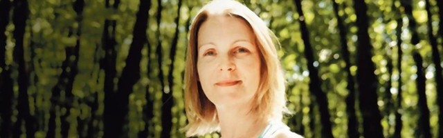 Irenu iz Beograda je nepoznat čovek pokušao da udavi u moru sa 8 godina, zbog čega je razvila ozbiljnu bolest zbog koje ne može normalno da živi