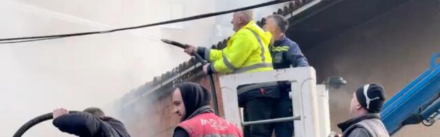 Matetrijalna šteta ogromna, svi stanari evakuisani: Lokalizovan požar u Novom Pazaru