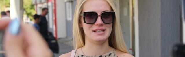 Provocira pred ogledalom - Bivša rijaliti učesnica golišavom fotkom usijala mreže (FOTO)